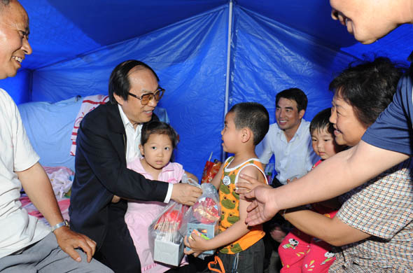 刘志军部长在109隧道视察指导抗震抢险工作