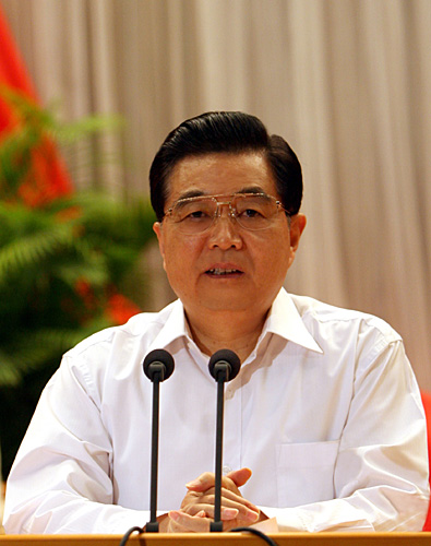 人民日报评论员:推进我国经济政治文化社会建