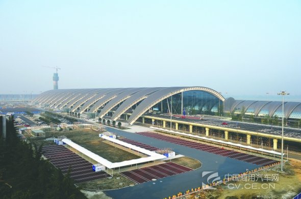 交通建设大会战 成都综合交通主枢纽框架初具