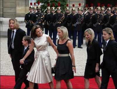 法媒称萨科齐长子是音乐艺人 次子继承父业从